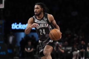 场均21.4分！篮网官方：卡梅隆·托马斯腿筋拉伤 3-4周后重新评估